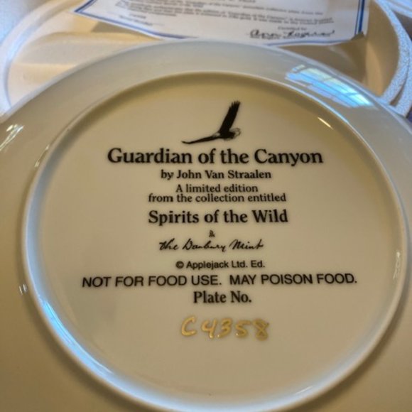 Danbury Mint Guardian of the Canyon collector plate - Picture 2 of 4